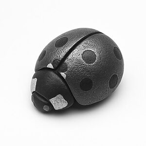 アイアン製のテントウムシ装飾デザイン